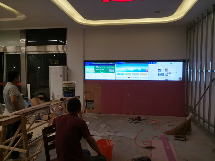 杭州街道辦55寸3.5mm1X3拼接配合軟件，IPAD投屏